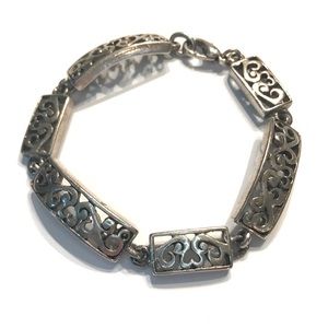 Premier Designs silver toned link bracelet